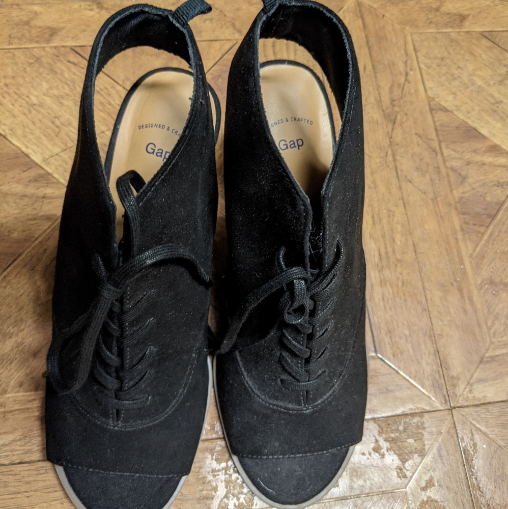 Open-Toe Booties
true black - Picture 3 of 9